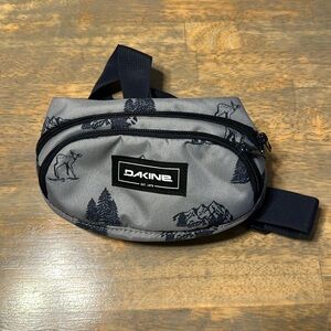NWOT Dakine Hip Bag